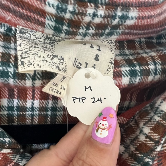 Oli + Hali | Oversized Two Tone Cropped Flannel - Picture 8 of 8